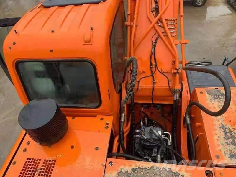 Doosan DX300LC Telakaivukoneet