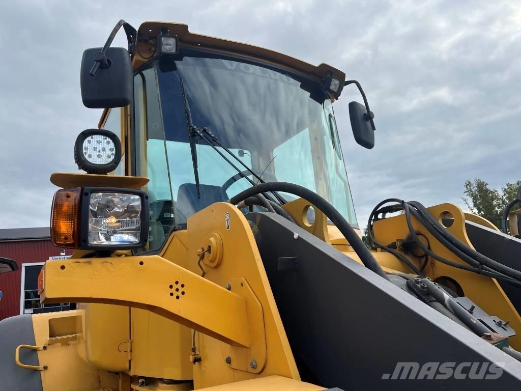 Volvo L 120 E Pyöräkuormaajat
