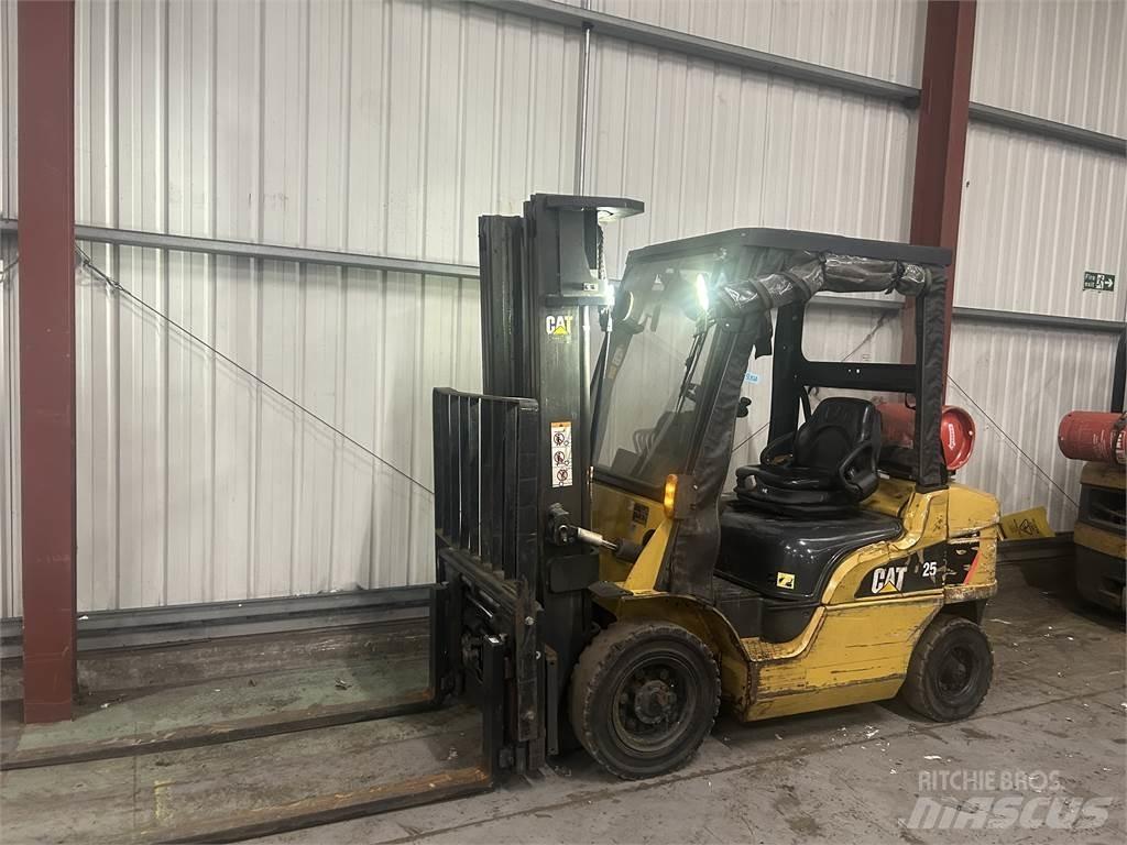 CAT GP25NT Nestekaasutrukit