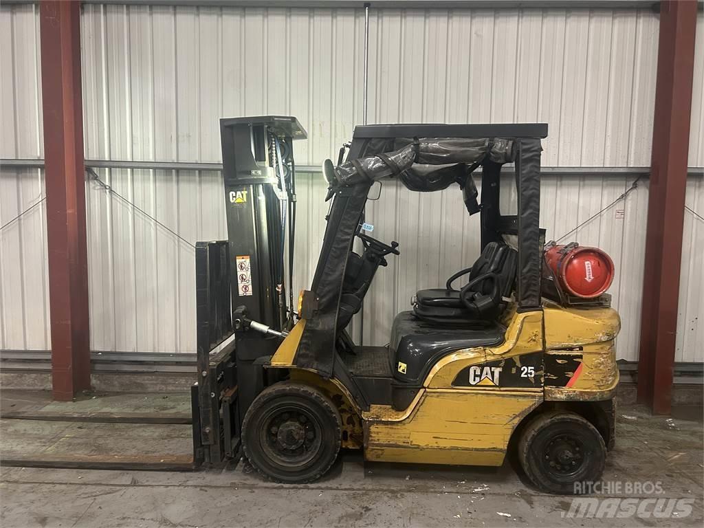 CAT GP25NT Nestekaasutrukit