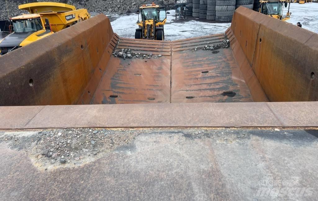 Komatsu 605-7 Maansiirtoautot