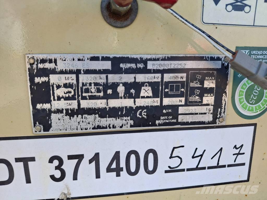 JLG 3246ES Saksilavat