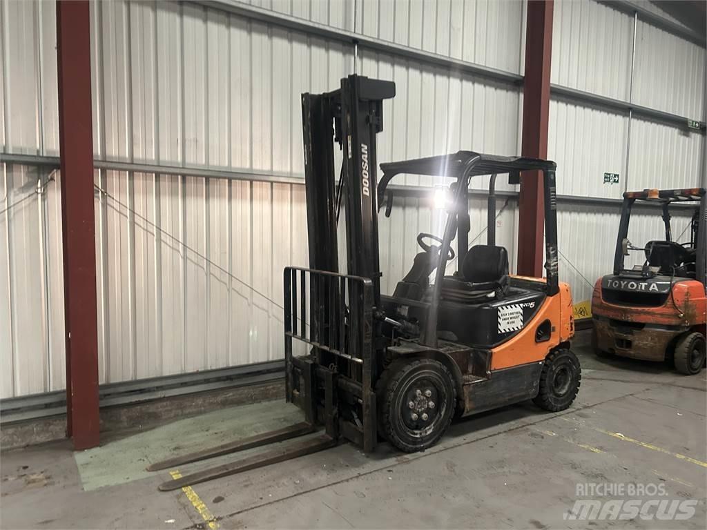 Doosan D25S-5 Dieseltrukit