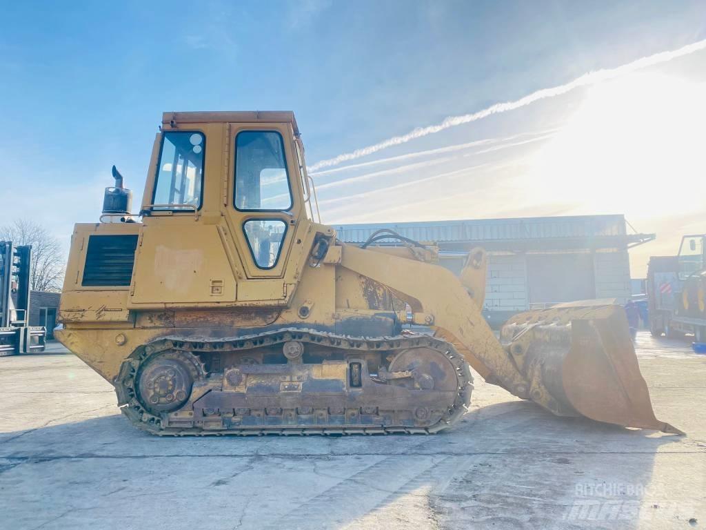 CAT 943 LGP Telakuormaajat