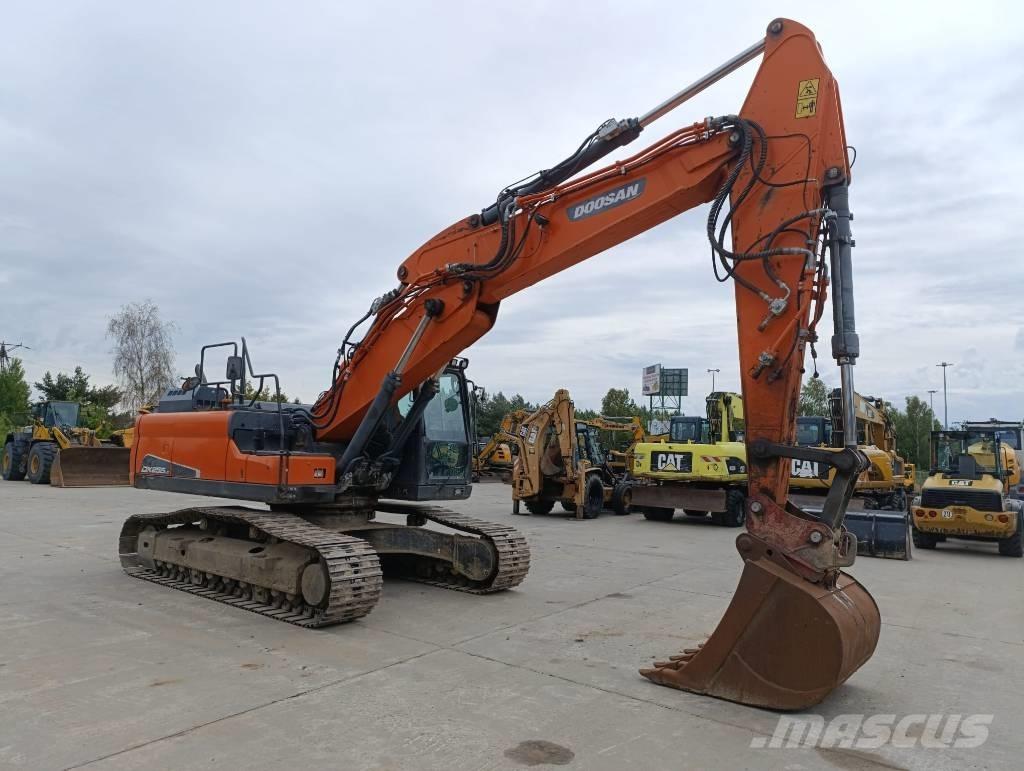Doosan DX 255 LC-5 Telakaivukoneet