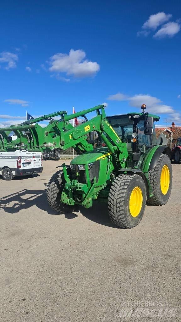 John Deere 5125R Traktorit