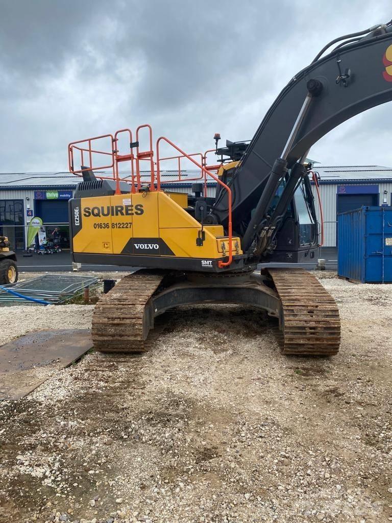 Volvo EC250 E L Telakaivukoneet