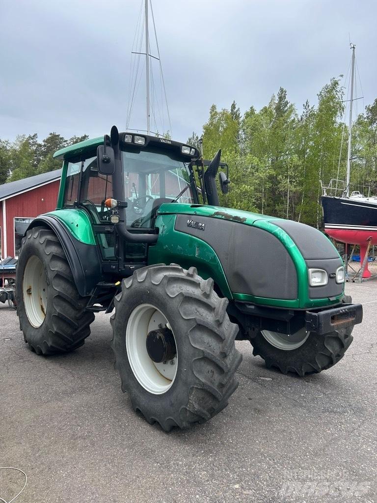 Valtra T 150 Traktorit