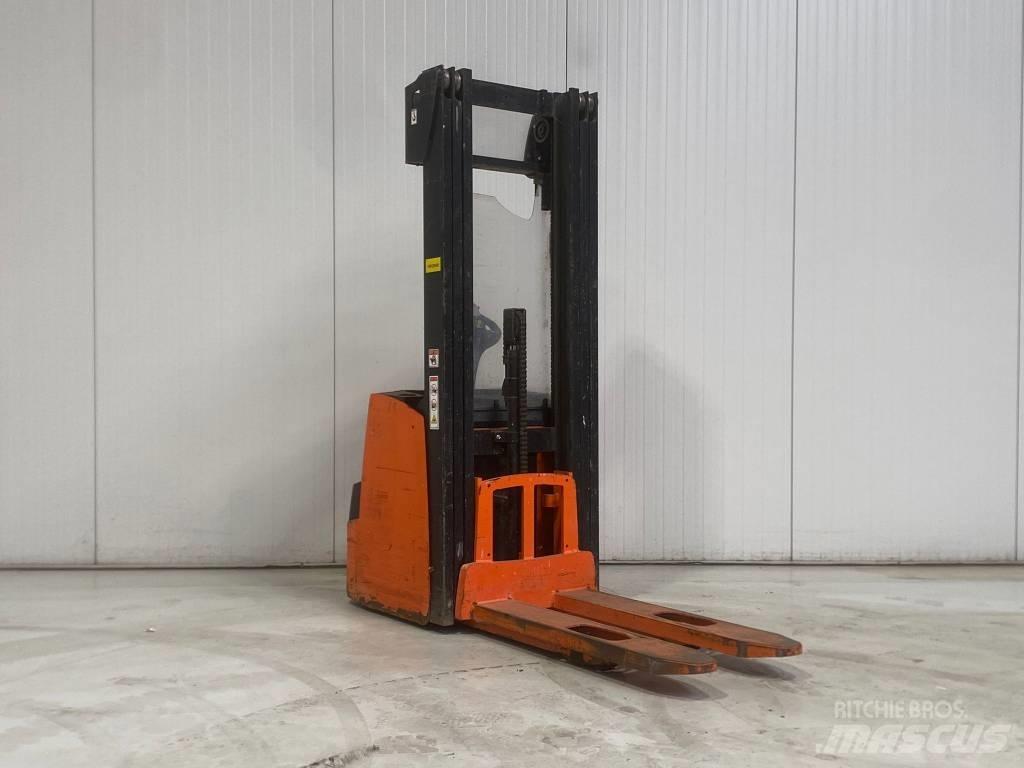 Hyster S1.4 Käyden ajettavat pinoamistrukit