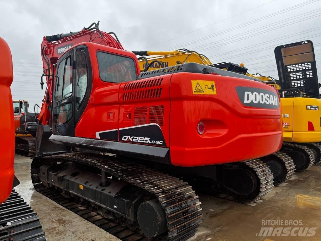 Doosan DX 225 LC-9 Telakaivukoneet