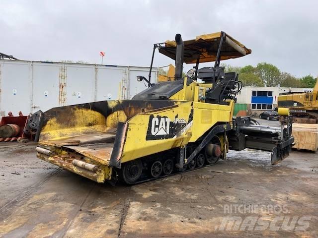 CAT AP 655 D Asfalttikoneet