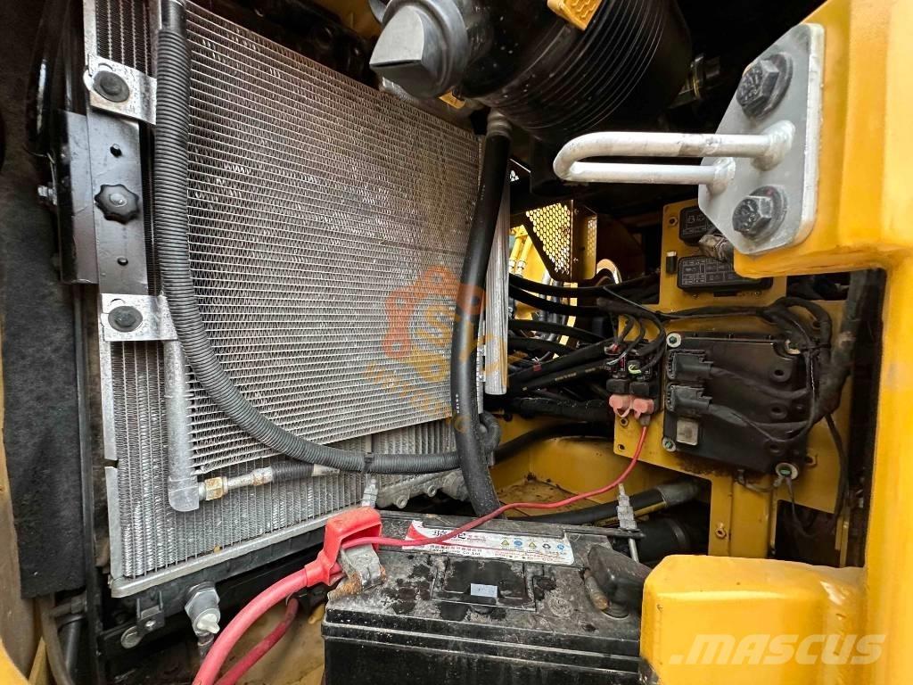 CAT 310 Minikaivukoneet < 7t