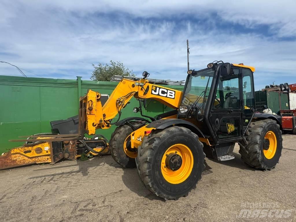 JCB 526-56 Agri Maatalouskurottajat