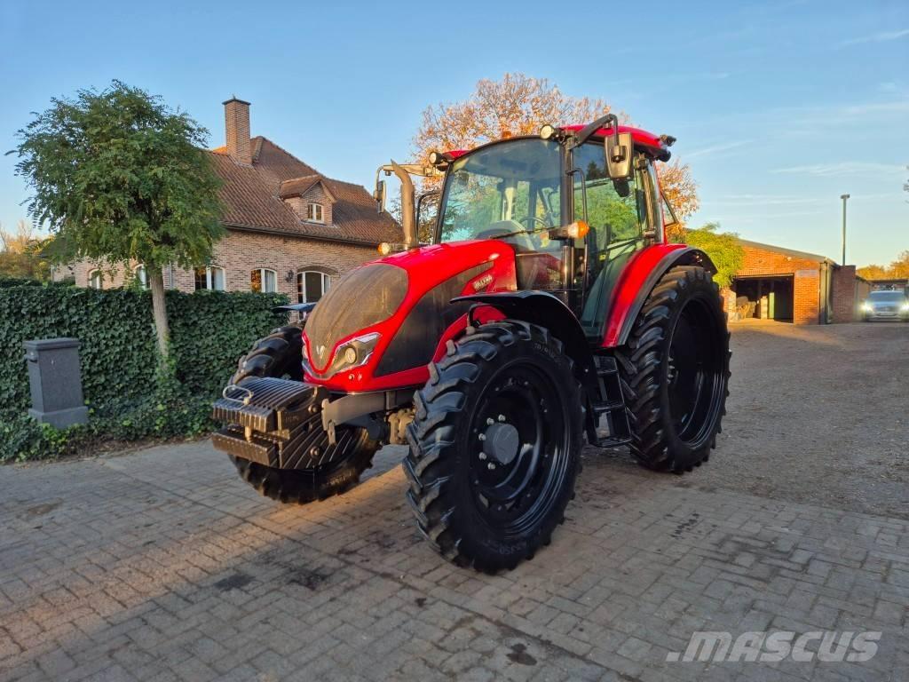 Valtra A105 HiTech Traktorit
