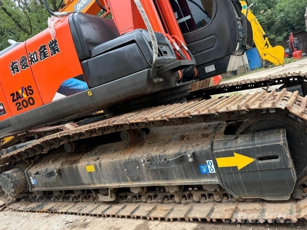 Hitachi ZX 200 Telakaivukoneet