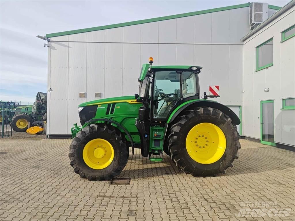 John Deere 6R 250 Traktorit