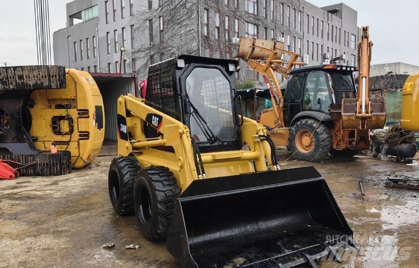 CAT 246D Liukuohjatut kuormaajat