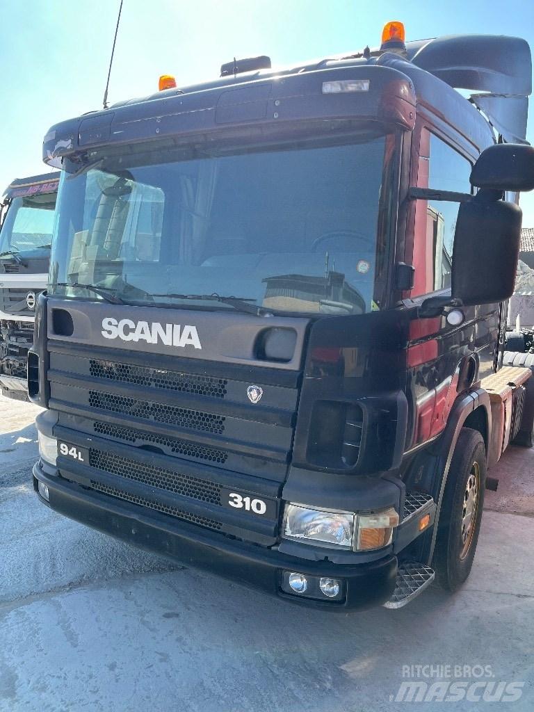 Scania P 94 L 310 Vetopöytäautot