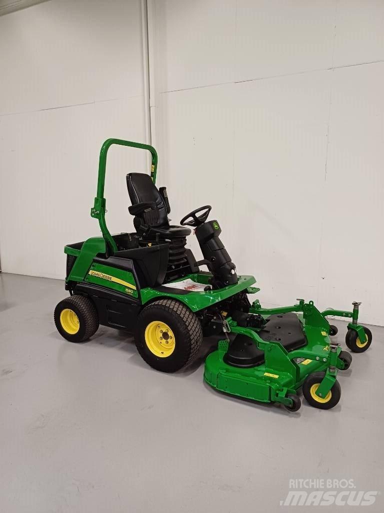 John Deere 1580 Päältäajettavat ruohonleikkurit