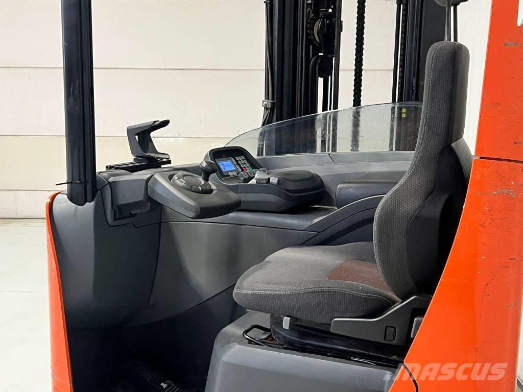 BT RRE160 Työntömastotrukit