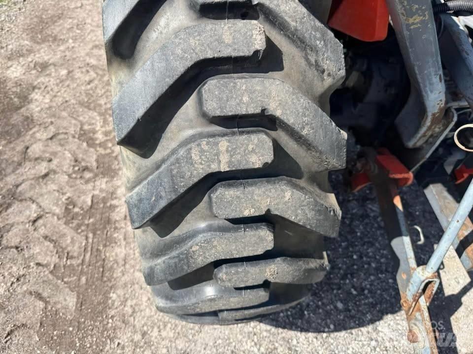 Kubota B 7800 HSD Traktorit