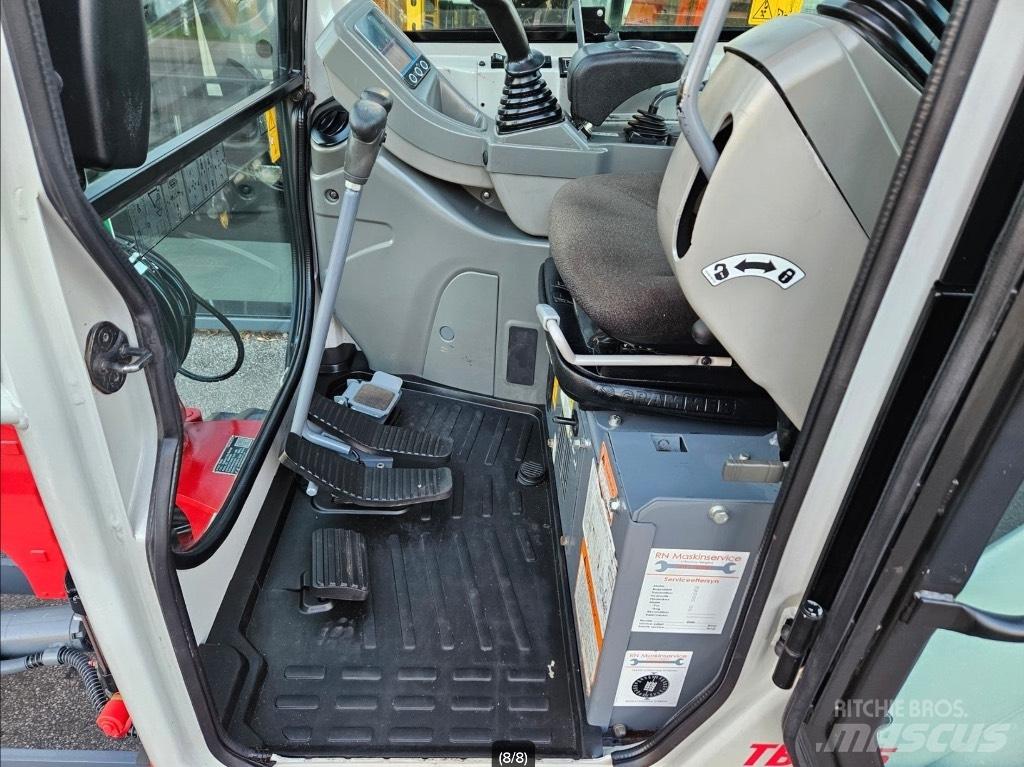 Takeuchi TB 225 Minikaivukoneet < 7t