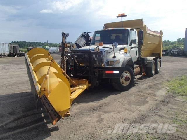International 7400 Lumiaurat