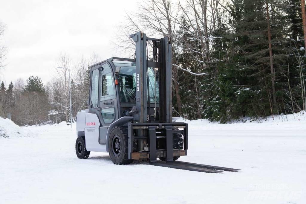 Nissan WG1F4A50Y Dieseltrukit