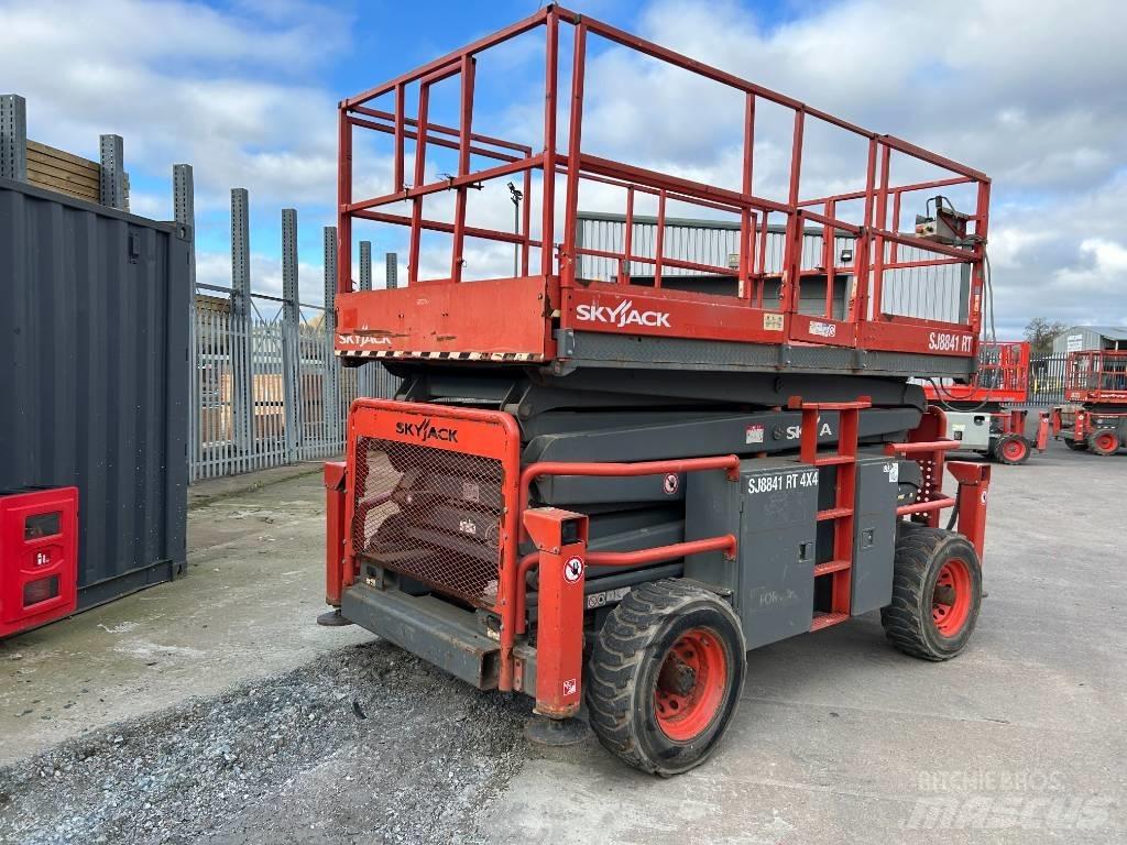 SkyJack SJ 8841 RT Saksilavat