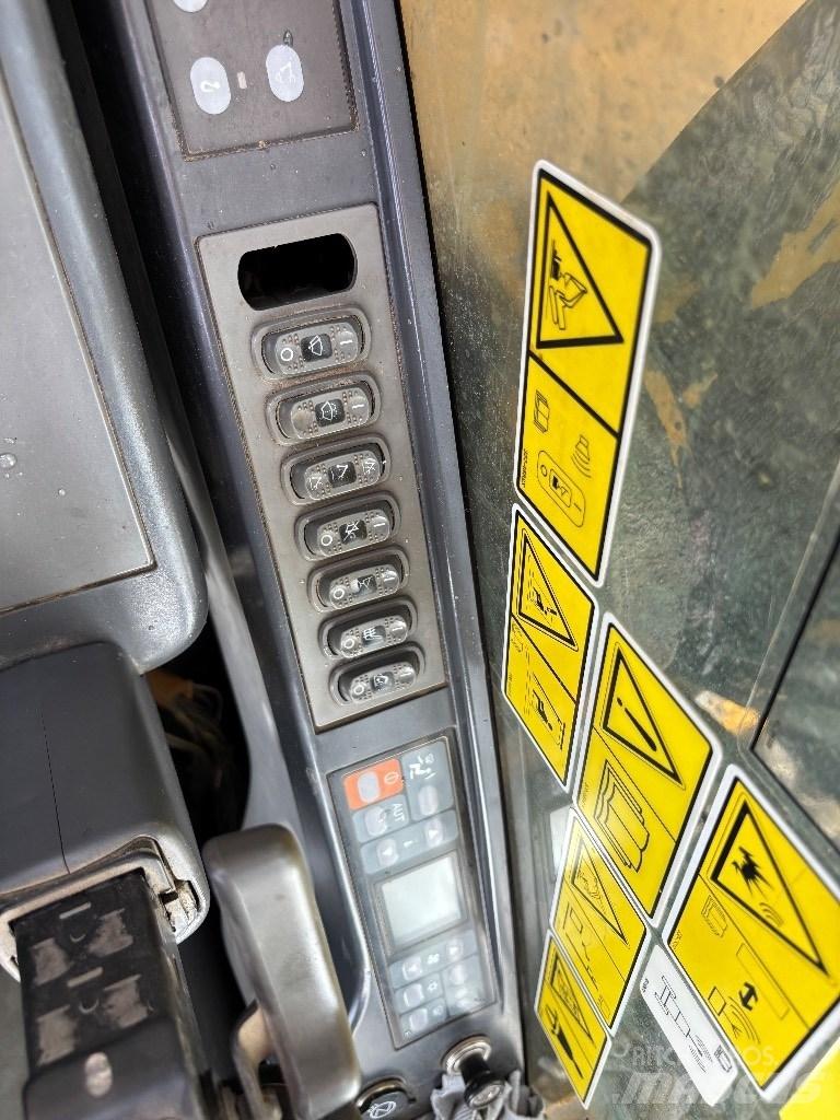 CAT 323 D LN Telakaivukoneet