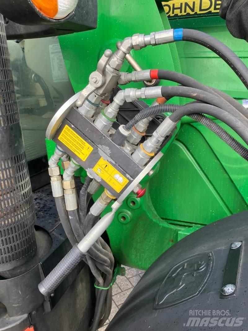John Deere 6125R Traktorit