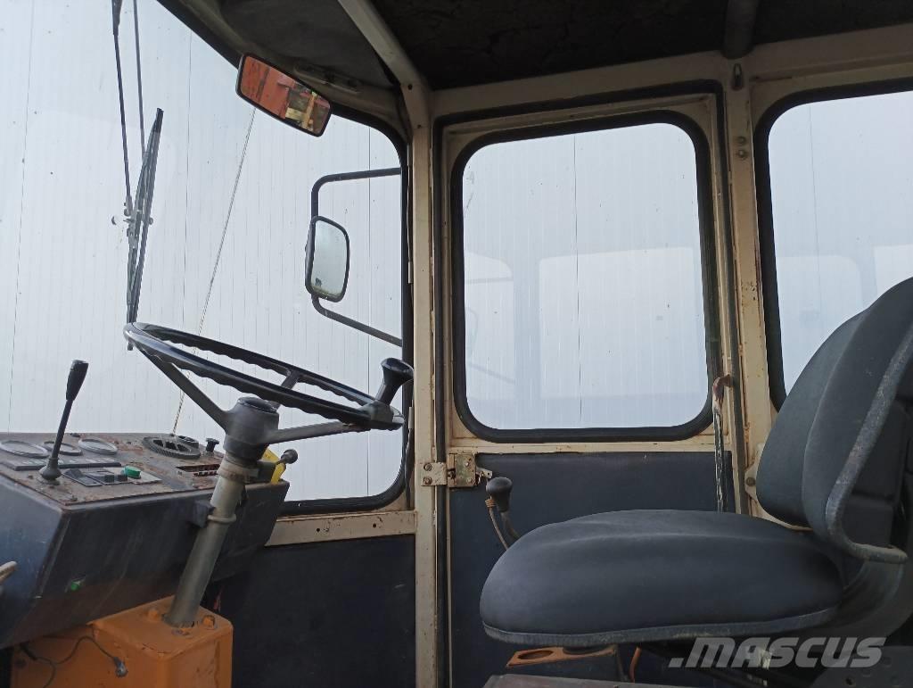 Schaeff SKB 902 Kaivurikuormaajat