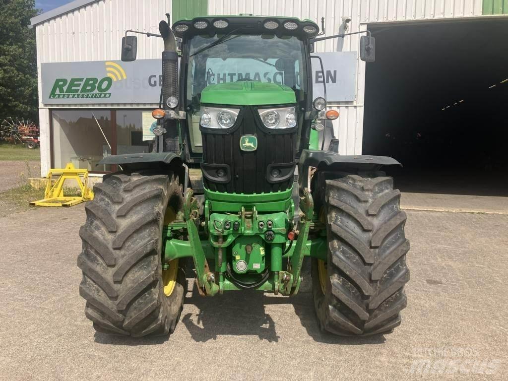 John Deere 6210 R Traktorit
