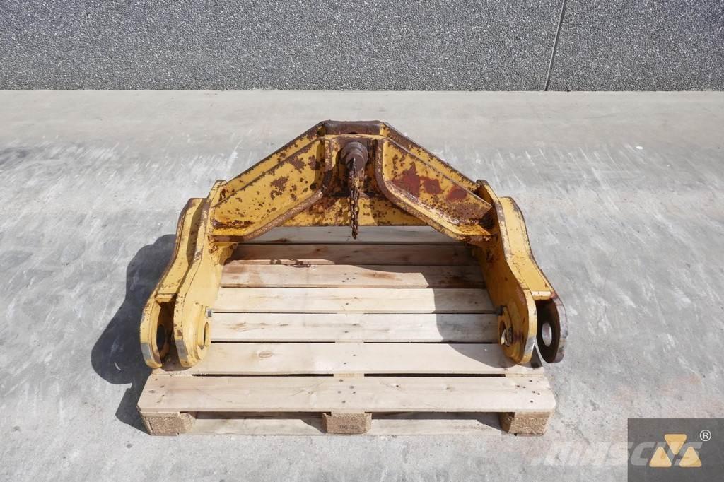 CAT D7E Drawbar Muut