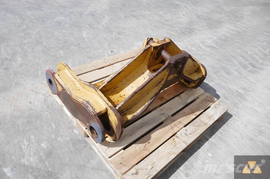 CAT D7E Drawbar Muut