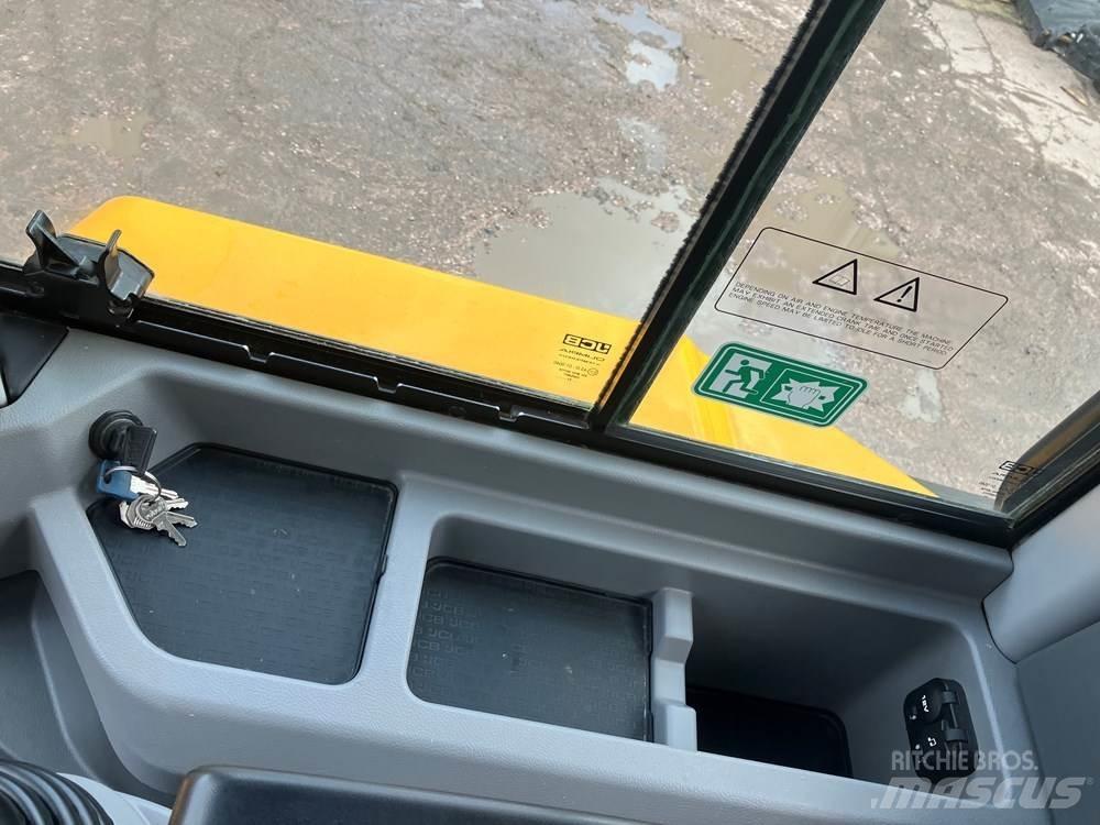 JCB 411 Pyöräkuormaajat