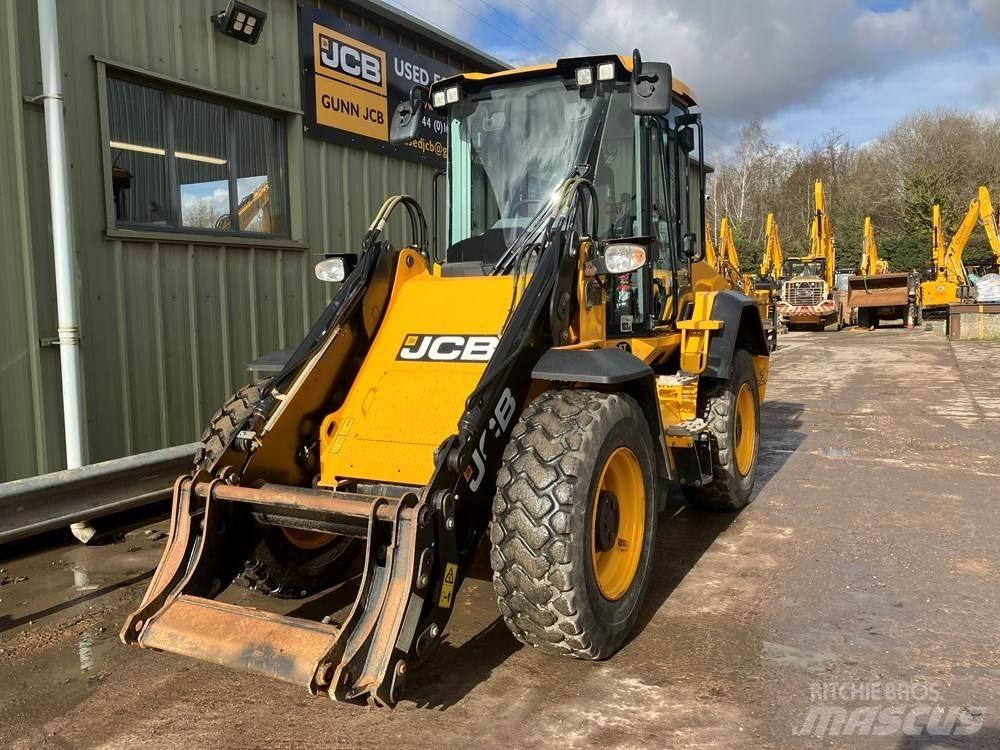 JCB 411 Pyöräkuormaajat