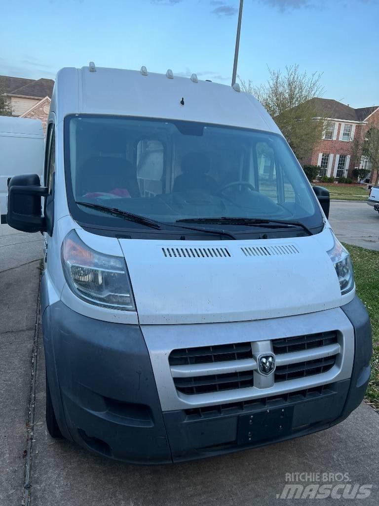 Dodge promaster Umpikorikuorma-autot