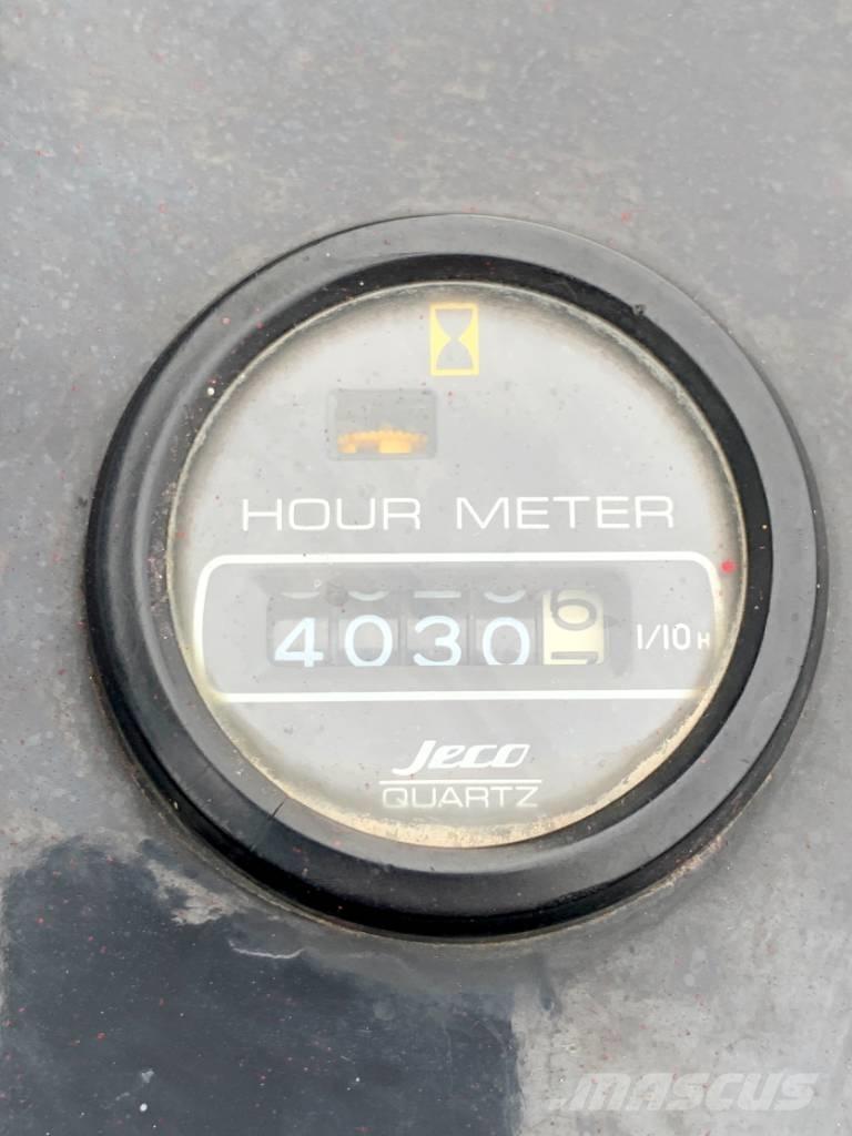 Unic URW 376 Mininosturit