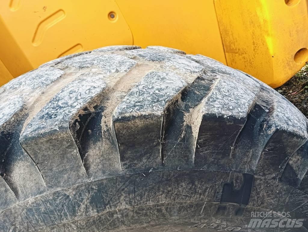 JCB 550-80 Maatalouskurottajat