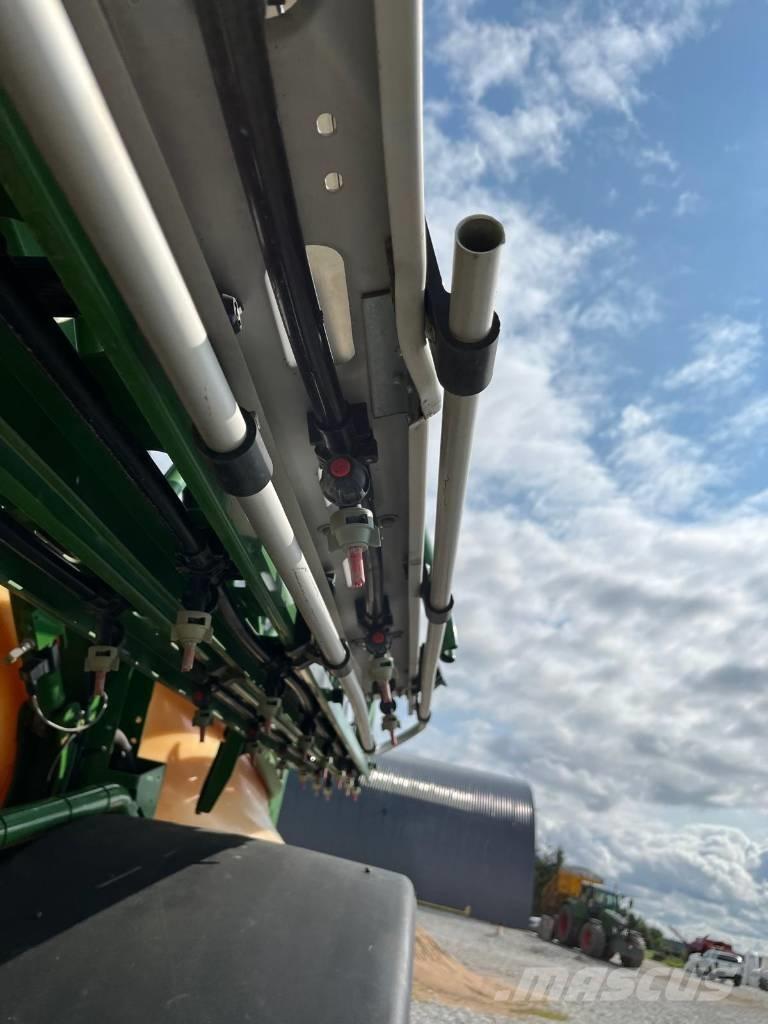 Amazone UX 4200 Hinattavat ruiskut