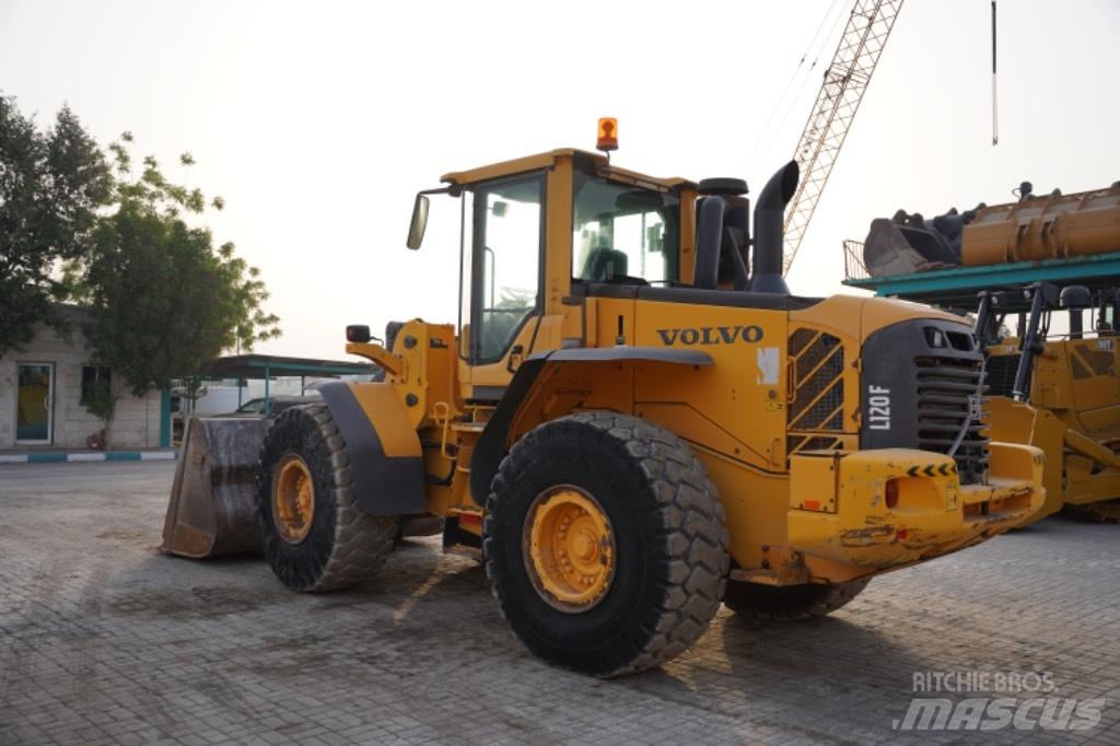 Volvo L 120 F Pyöräkuormaajat