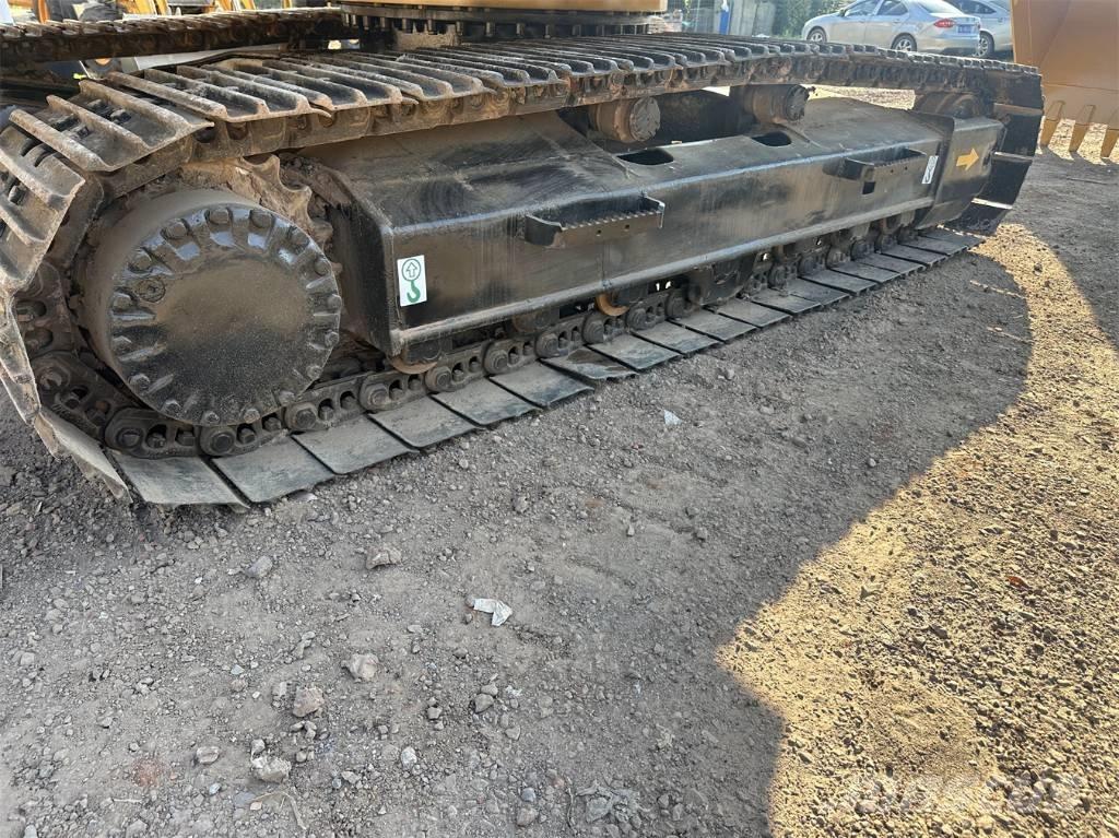 CAT 320BL Telakaivukoneet