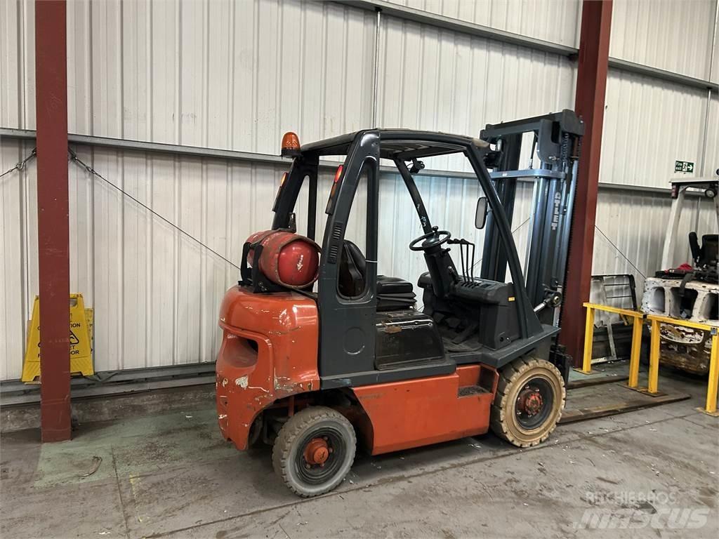 Nissan UD02A20PQ Nestekaasutrukit