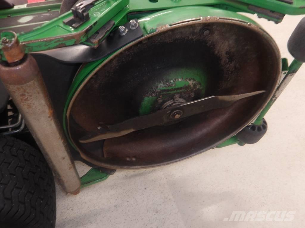 John Deere 9009 A Reuna-alueiden ja karheikkojen leikkurit