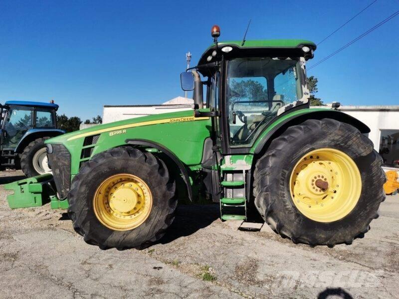 John Deere 8295 R Traktorit