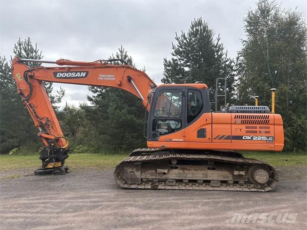 Doosan DX225LC-3 Telakaivukoneet