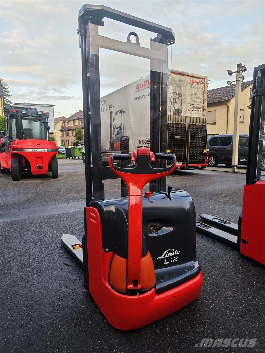 Linde L 12 Ajettavat pinoamisvaunut