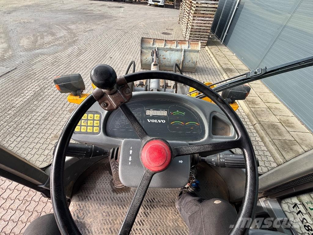 Volvo L 30 Pyöräkuormaajat