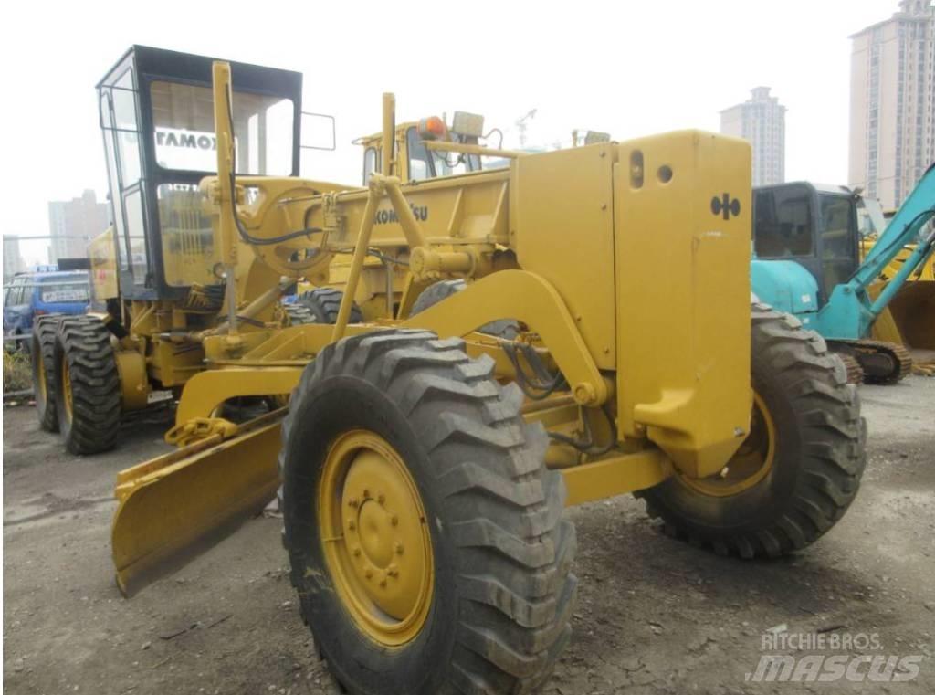 Komatsu GD 623 Tiehöylät